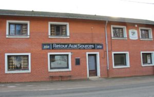 Se détendre entre amis dans un sympathique café rural …